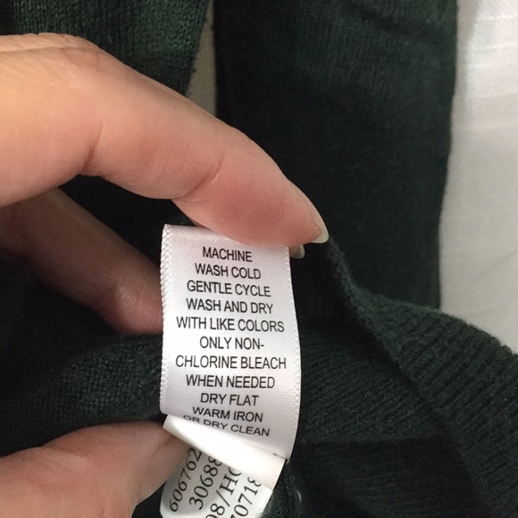 Banana Republic Sweater - Picture 4 of 4